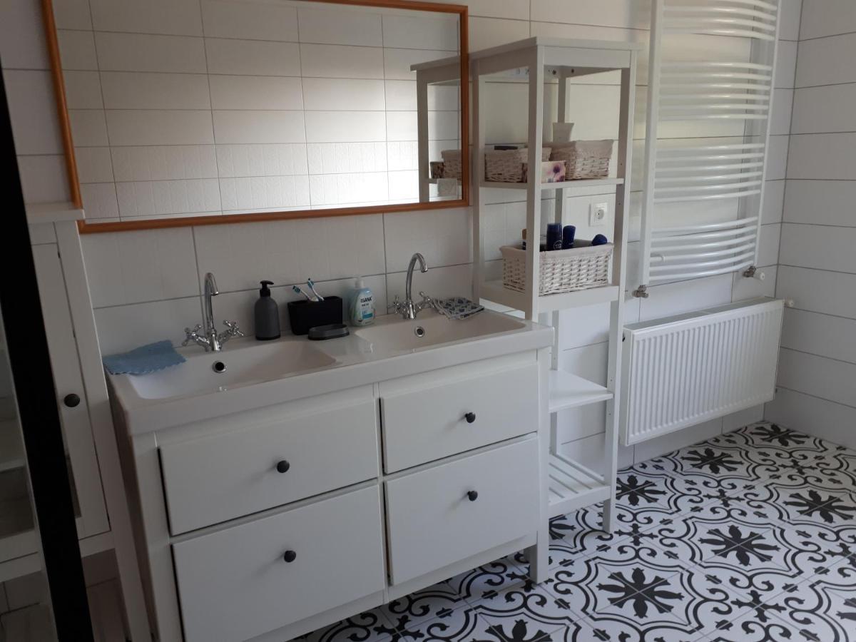 Feher Rozsa Apartman Сержегтомай Екстер'єр фото