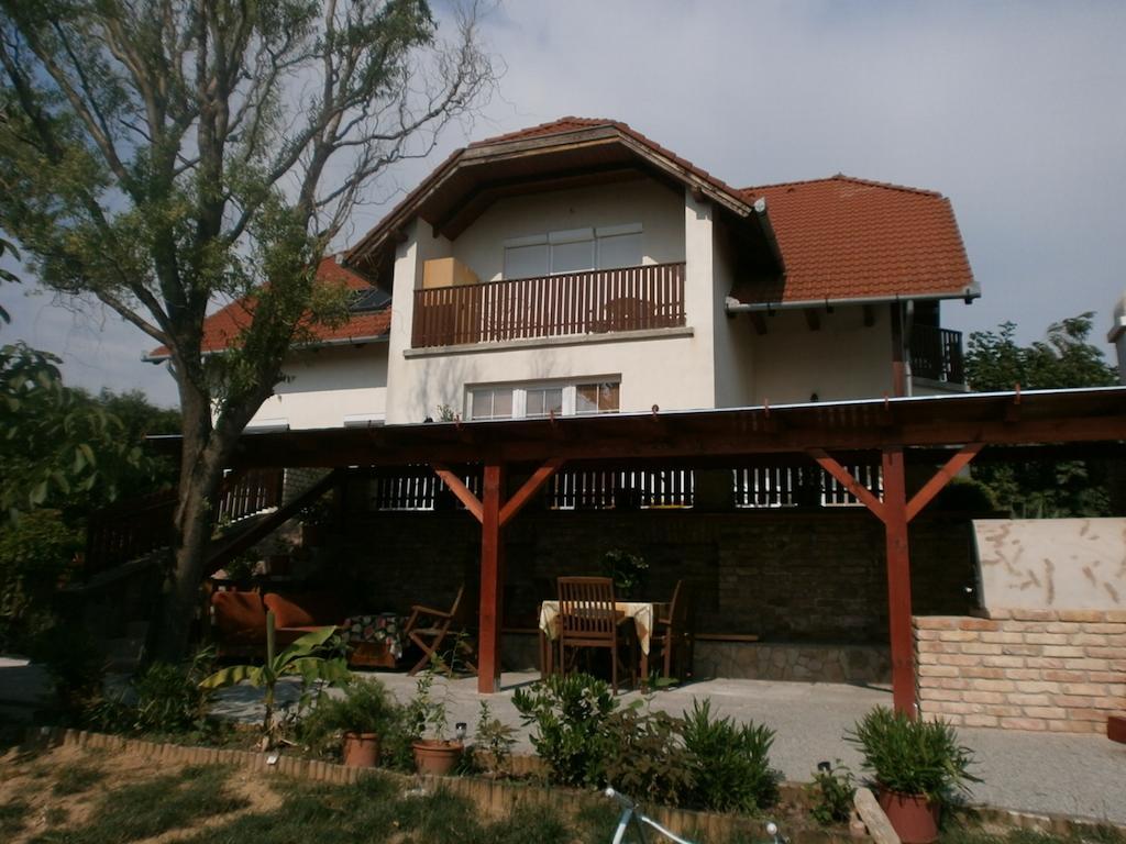 Feher Rozsa Apartman Сержегтомай Номер фото